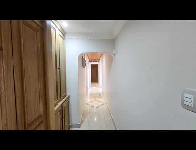3 BEDROOM FREEHOLD FOR SALE IN HOWICK WEST